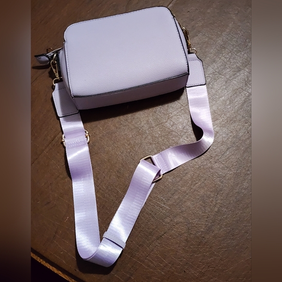 NWOT ... Crossbody Bag - Picture 3 of 6